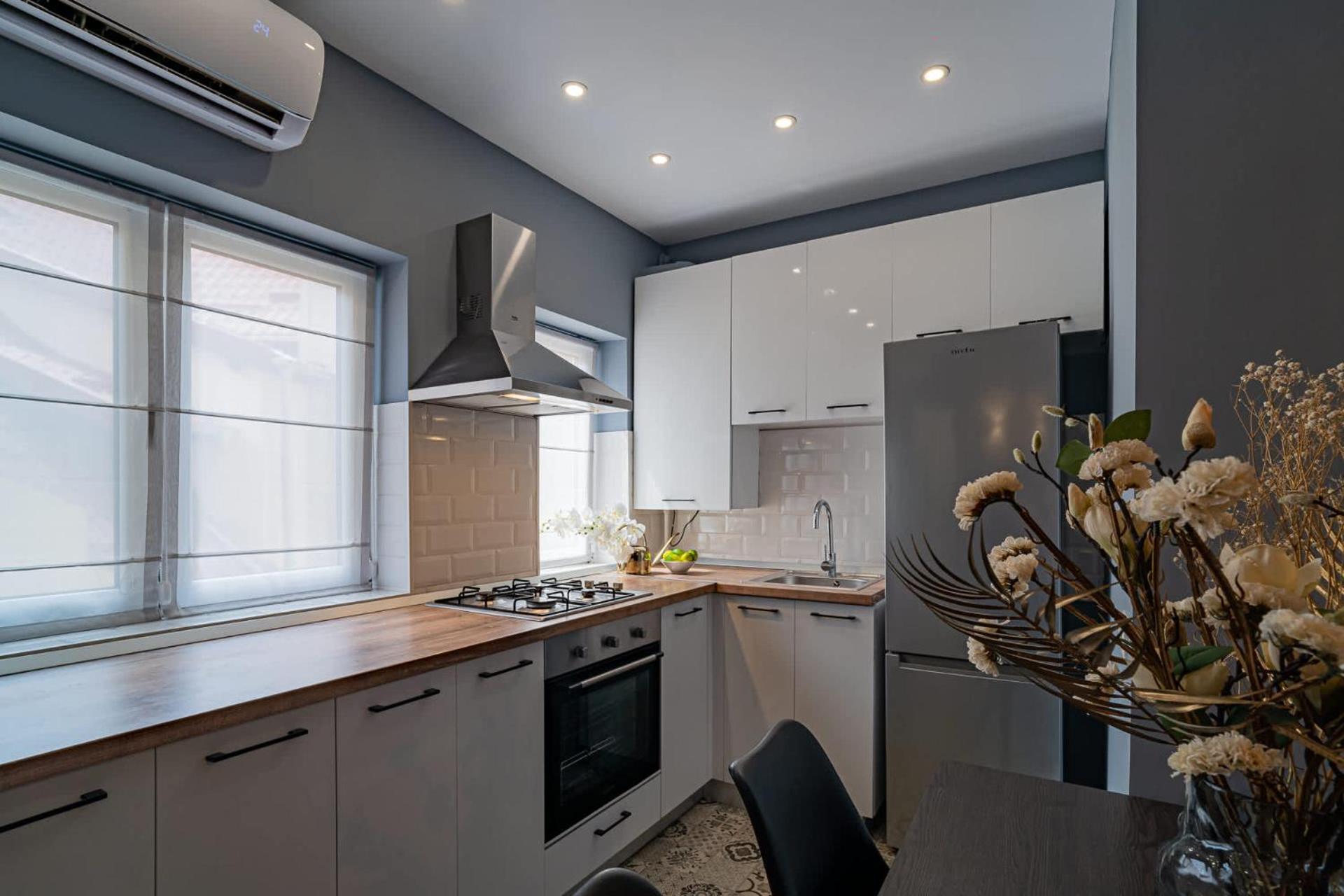 בוקרשט Chic Black & White 2Br Retreat On Dambovitei מראה חיצוני תמונה