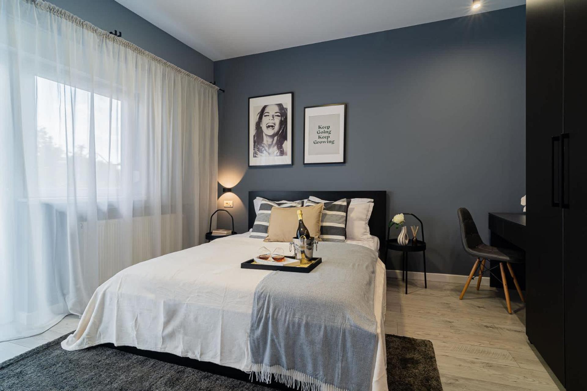 בוקרשט Chic Black & White 2Br Retreat On Dambovitei מראה חיצוני תמונה
